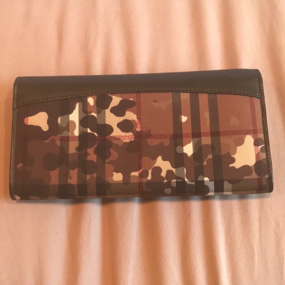 Burberry wallet - Picture 3 of 4